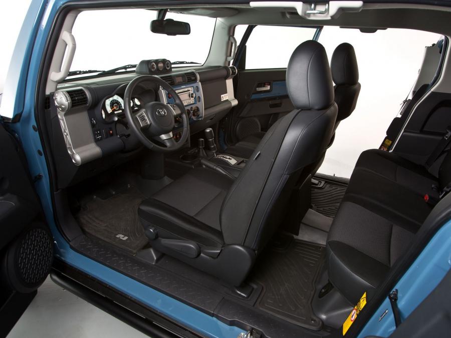  Toyota FJ Cruiser Trail Teams Ultimate Edition 2014 года  (фото 4 из 25)